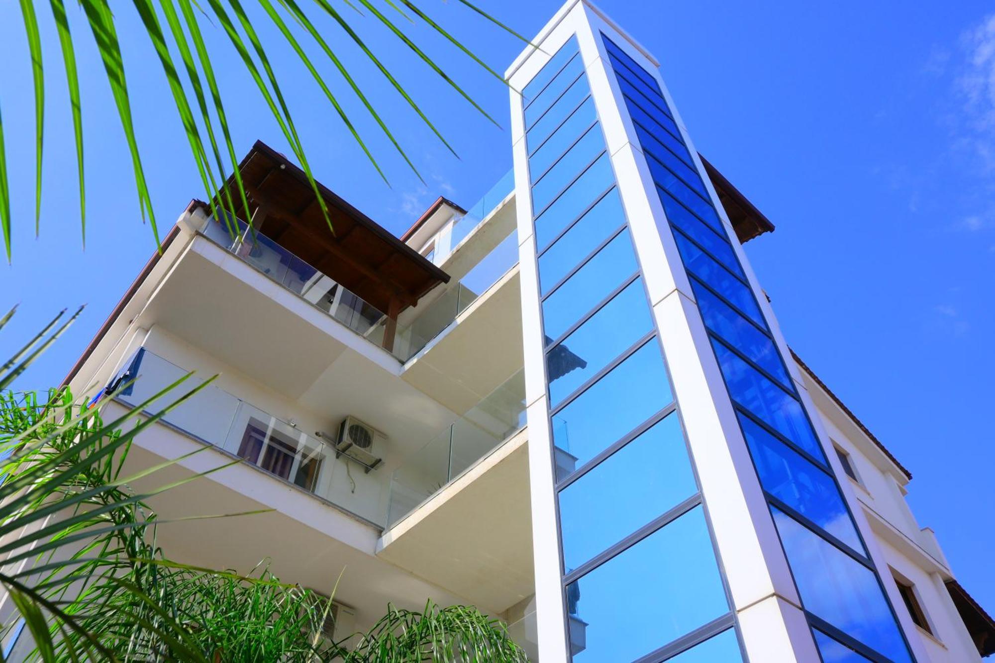 Hotel Marku 4*