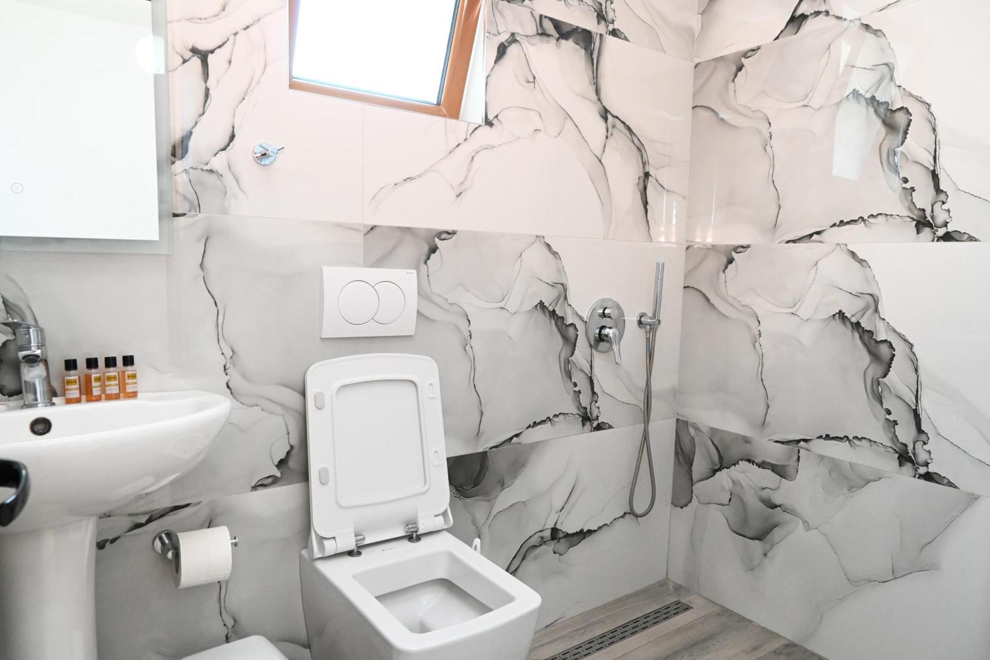 Hotel Marku 4*